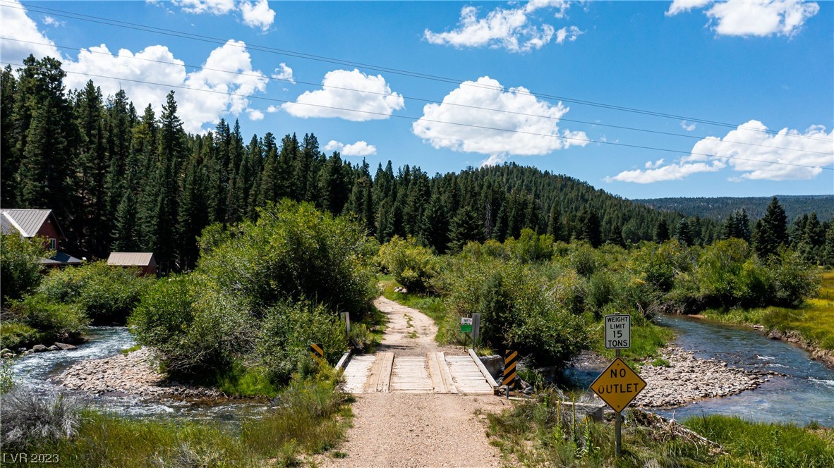 Photo 18 of 24 of 1009 E Ponderosa Road land