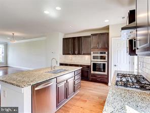 Photo 5 of 13 of 9556 Canonbury Square townhome