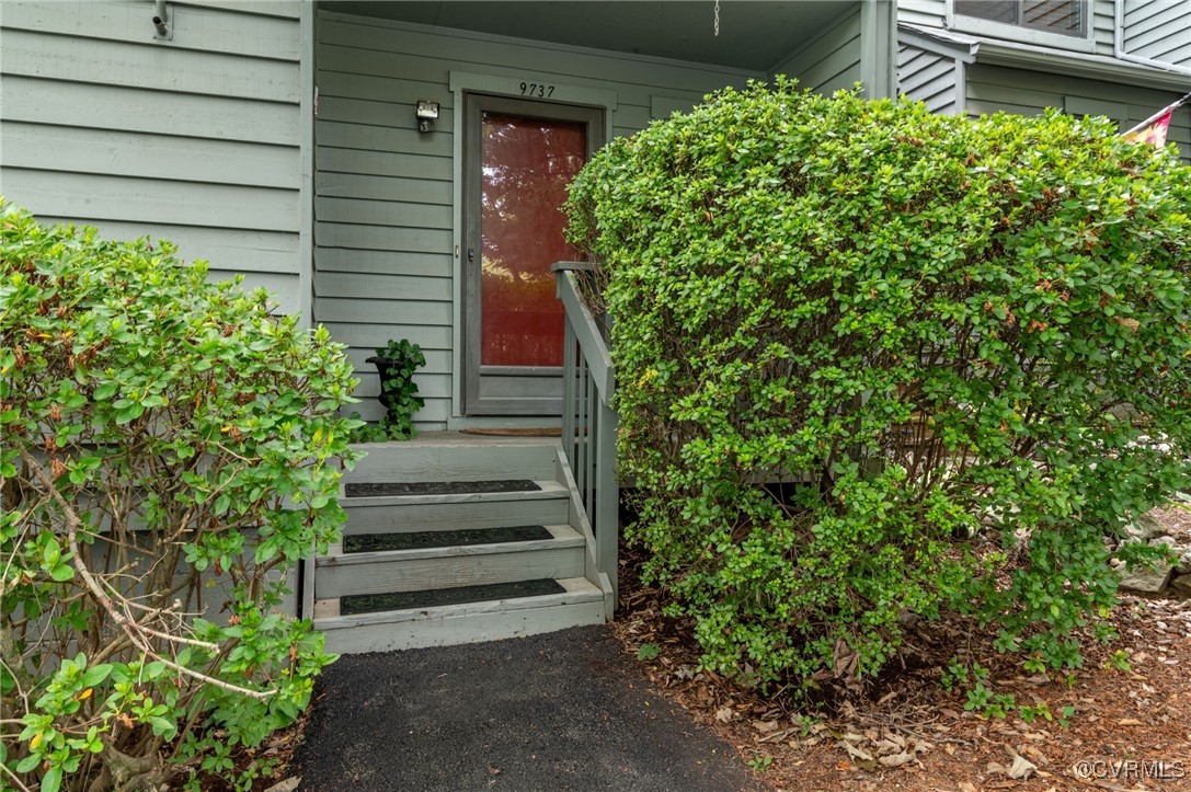 Photo 3 of 21 of 9737 Groundhog Drive townhome