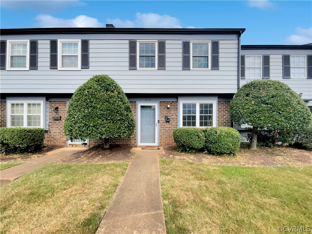 Photo 1 of 20 of 3238 Hunters Mill Court townhome