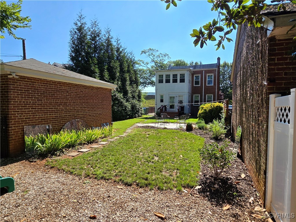 Photo 4 of 50 of 812 Blanton Avenue house