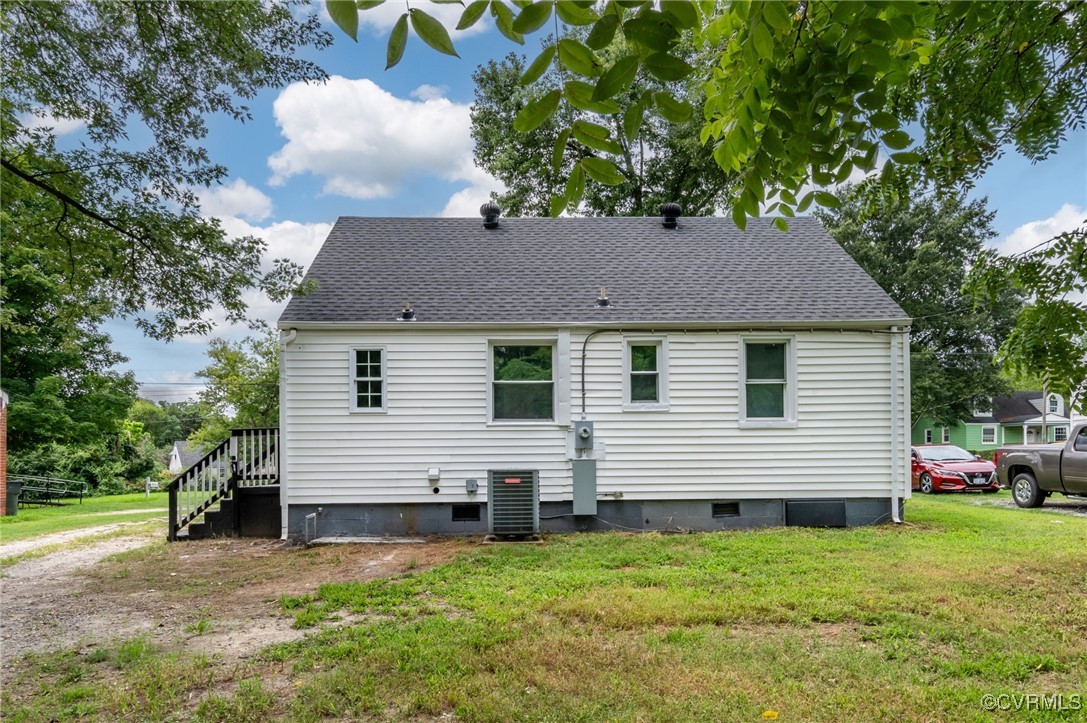 Photo 21 of 23 of 2101 S Kinsley Avenue house