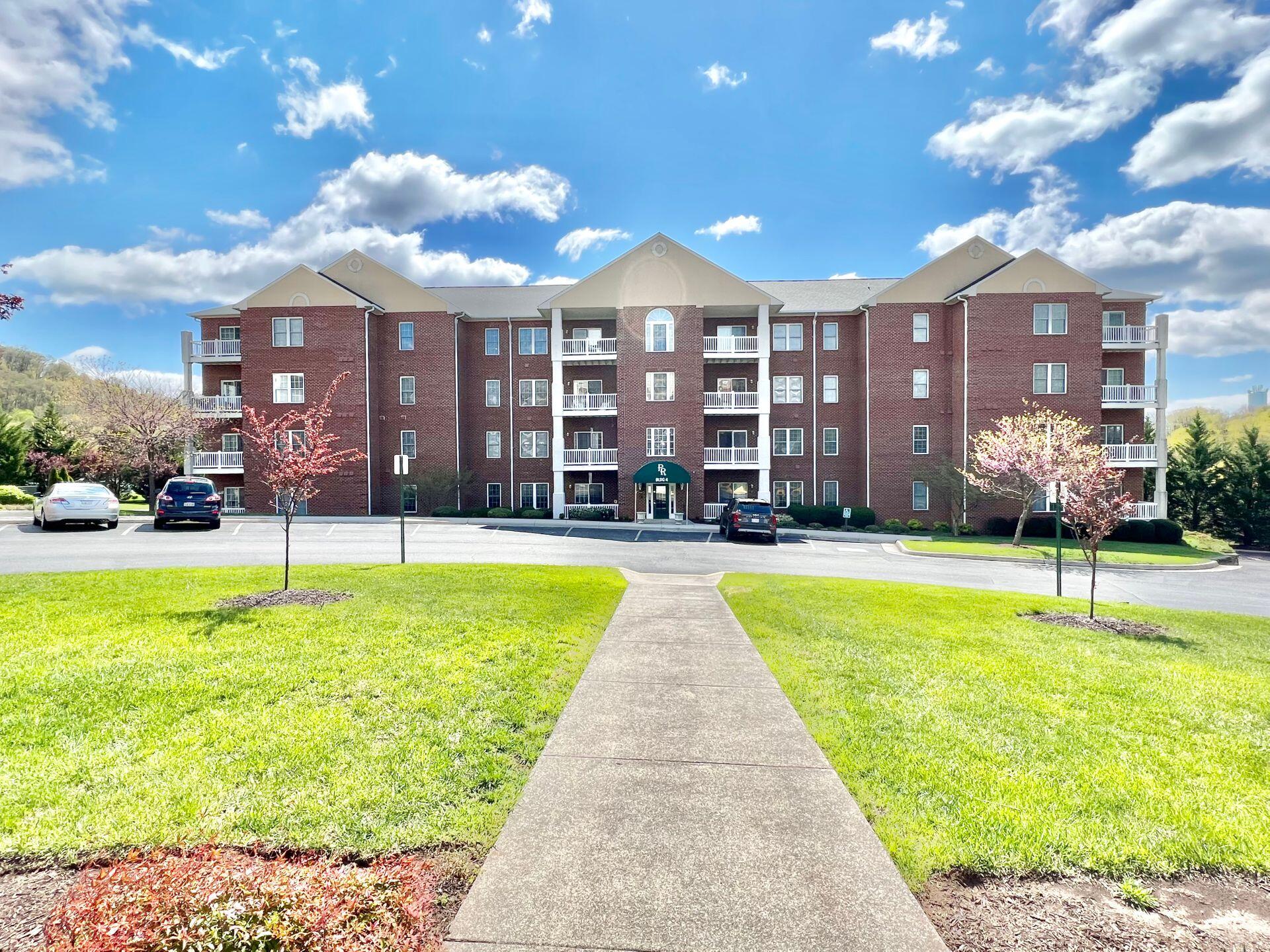 Photo 1 of 28 of 4448 Pheasant Ridge RD townhome