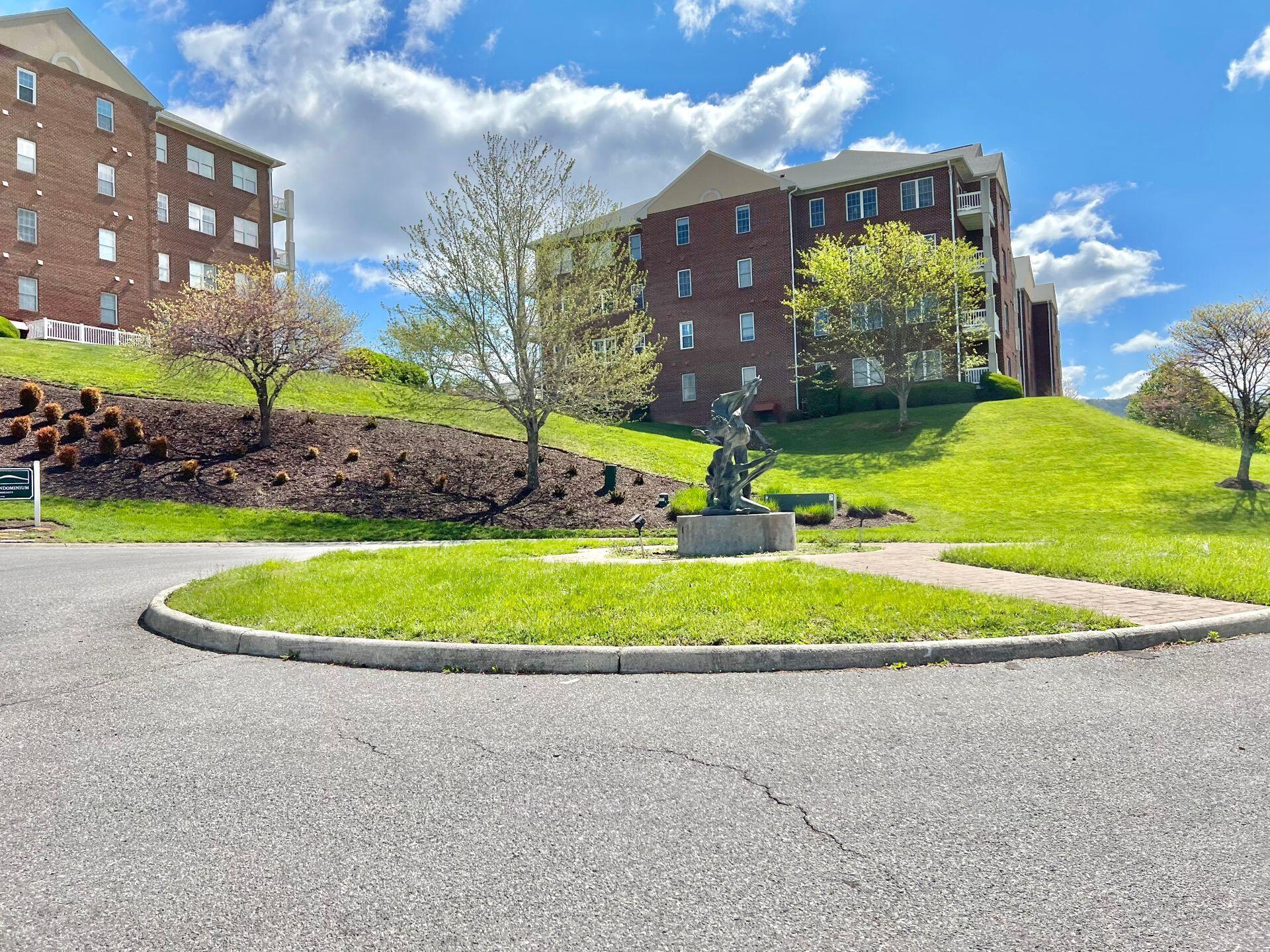 Photo 9 of 28 of 4448 Pheasant Ridge RD townhome