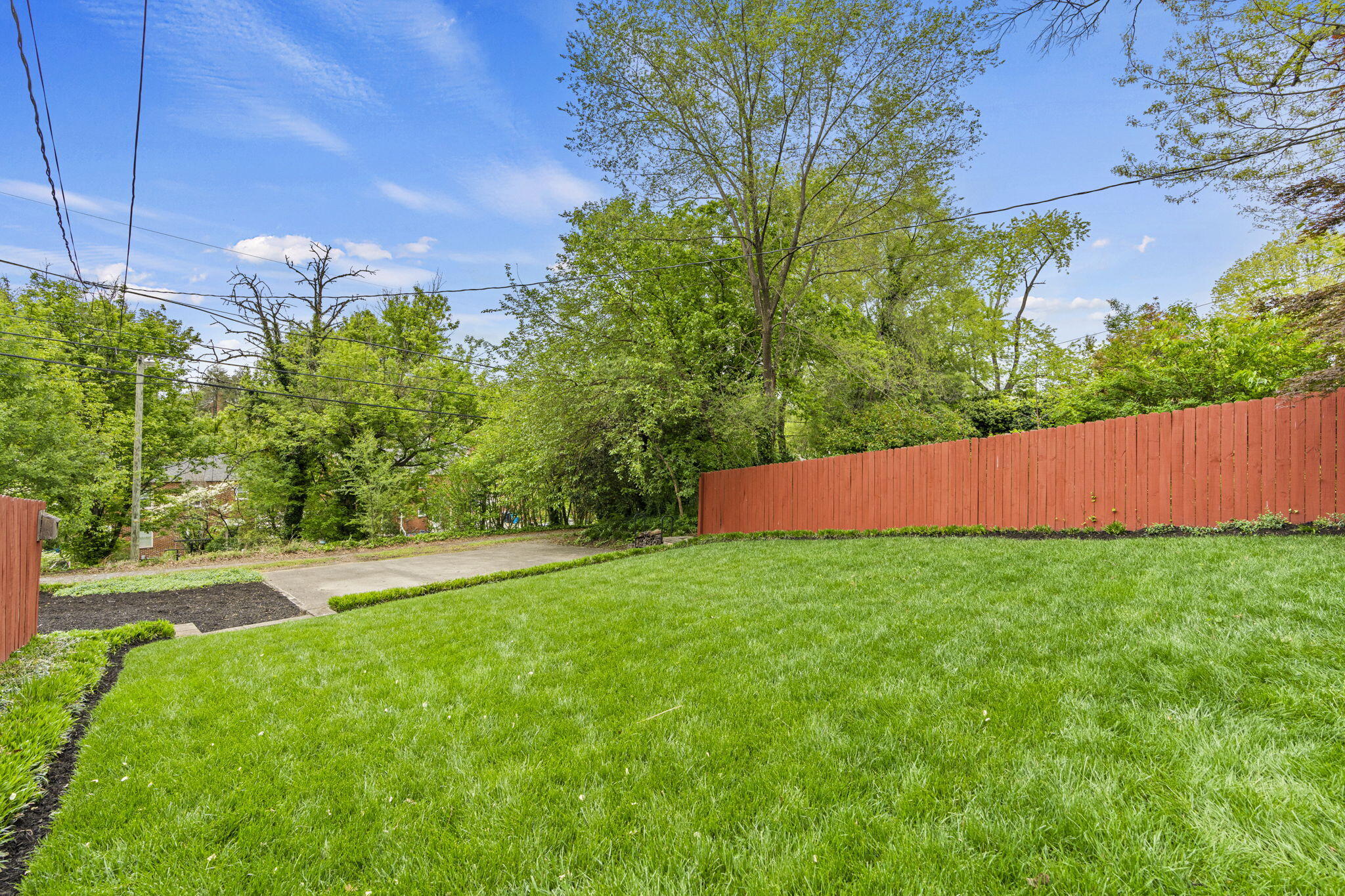 Photo 53 of 61 of 2423 Laburnum AVE SW house