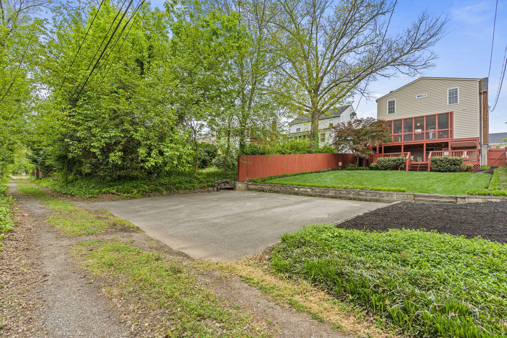 Photo 56 of 61 of 2423 Laburnum AVE SW house