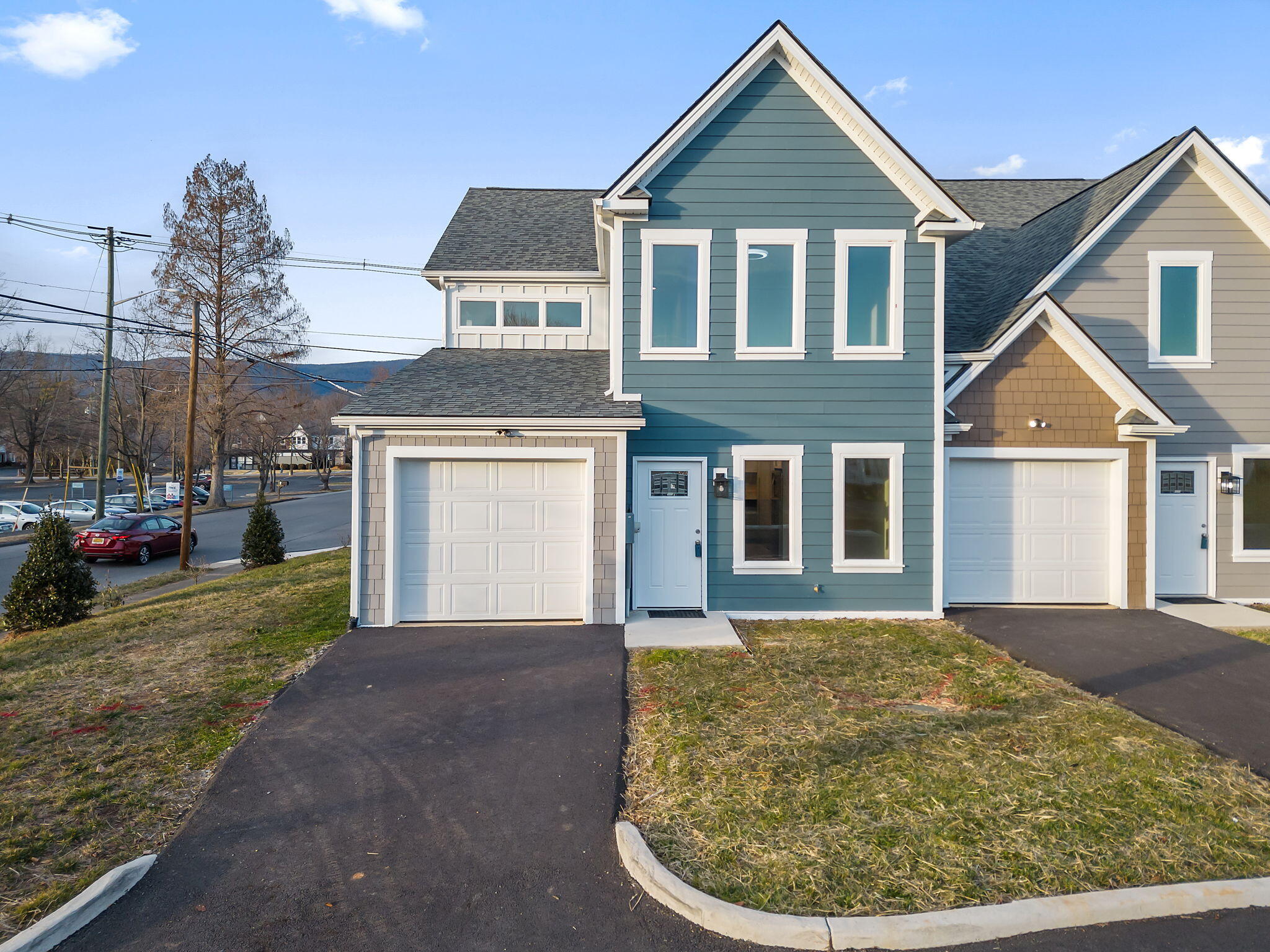 Photo 6 of 41 of 140 W Calhoun ST townhome