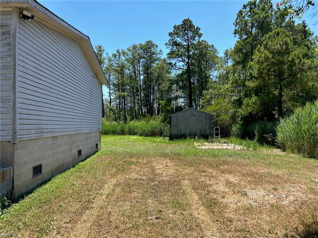 Photo 8 of 11 of 23080 Saxis RD mobile home