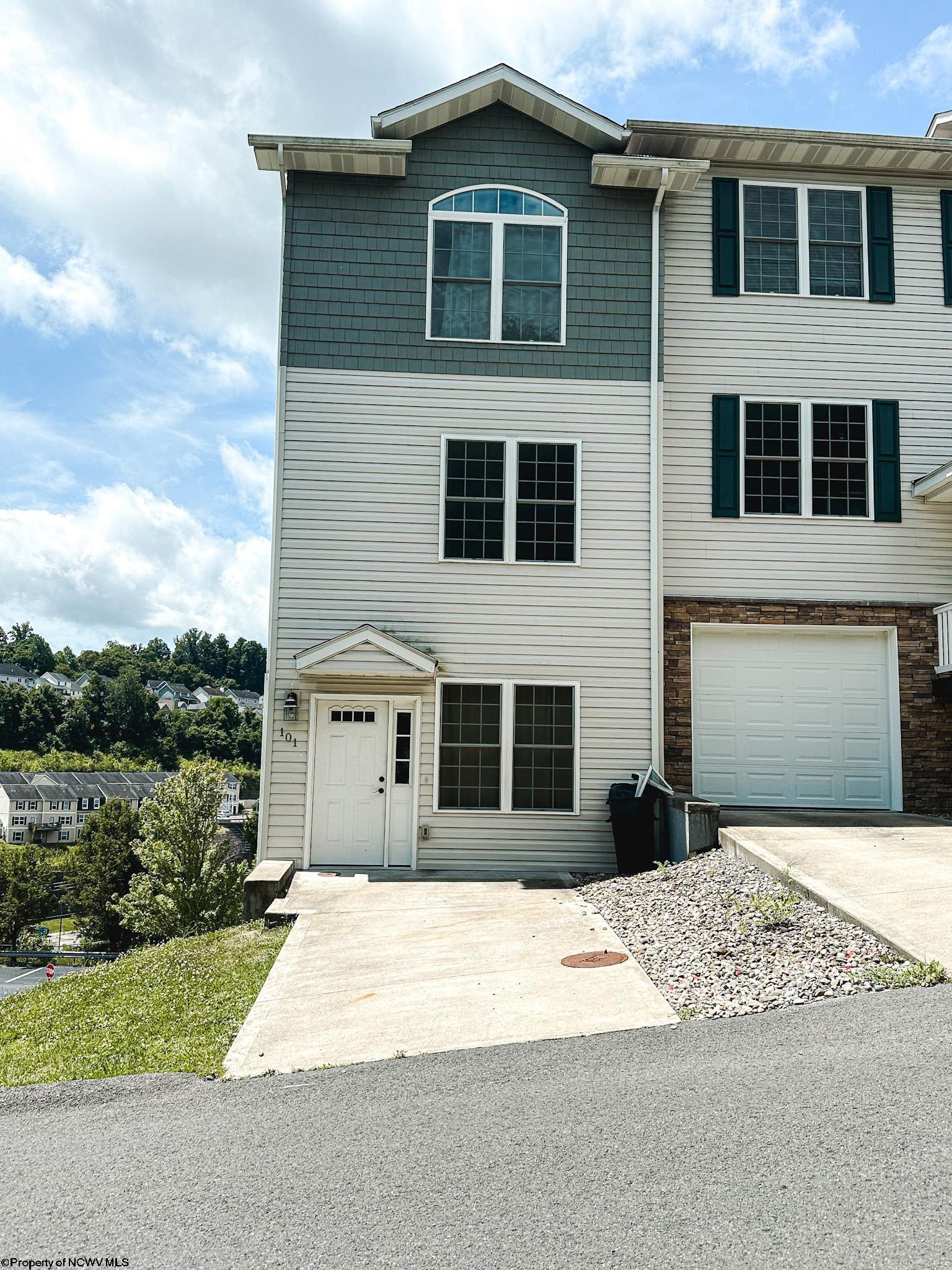 Photo 1 of 14 of 101 Butler Drive townhome