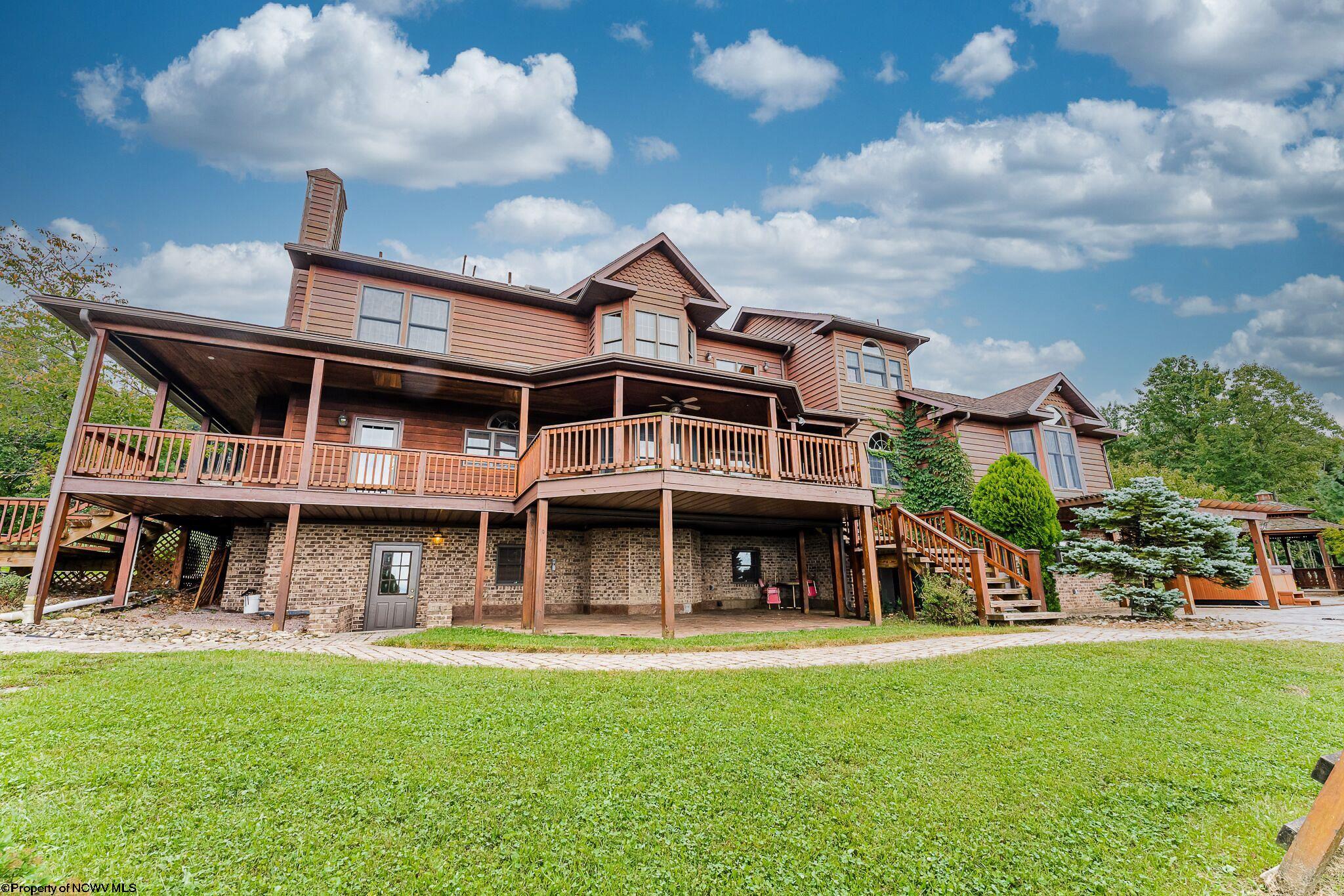 Photo 3 of 41 of 456 Breakiron Hill Road house