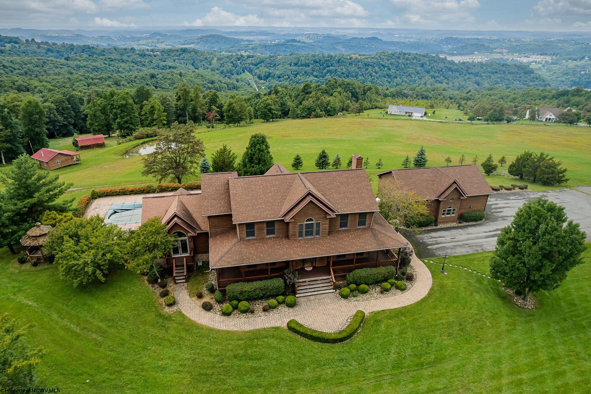 Photo 7 of 41 of 456 Breakiron Hill Road house