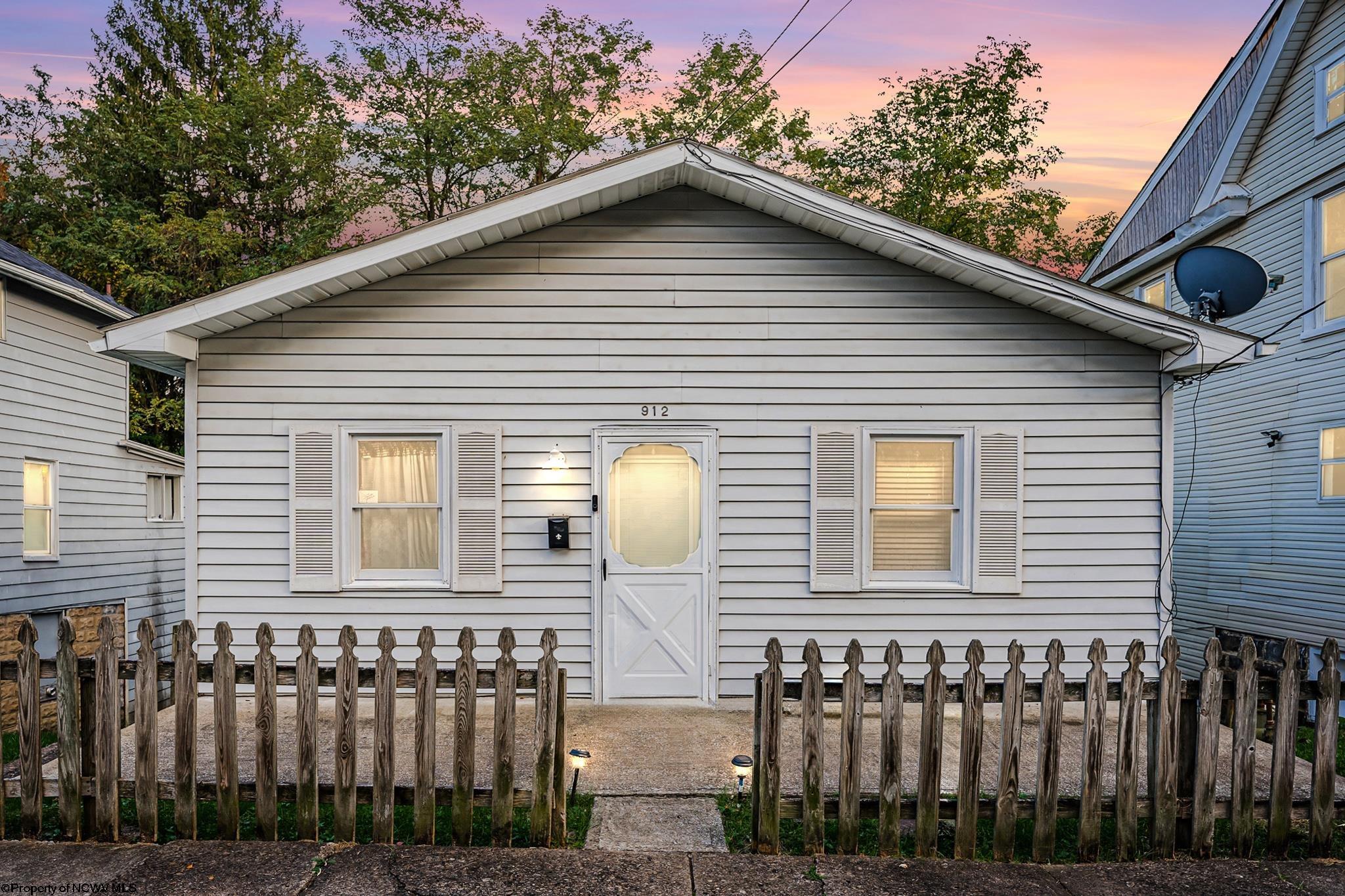 Photo 1 of 19 of 912 Ridgeway Avenue house