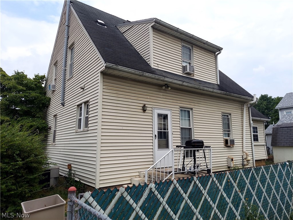 Photo 25 of 25 of 1906 Pearcy Avenue house