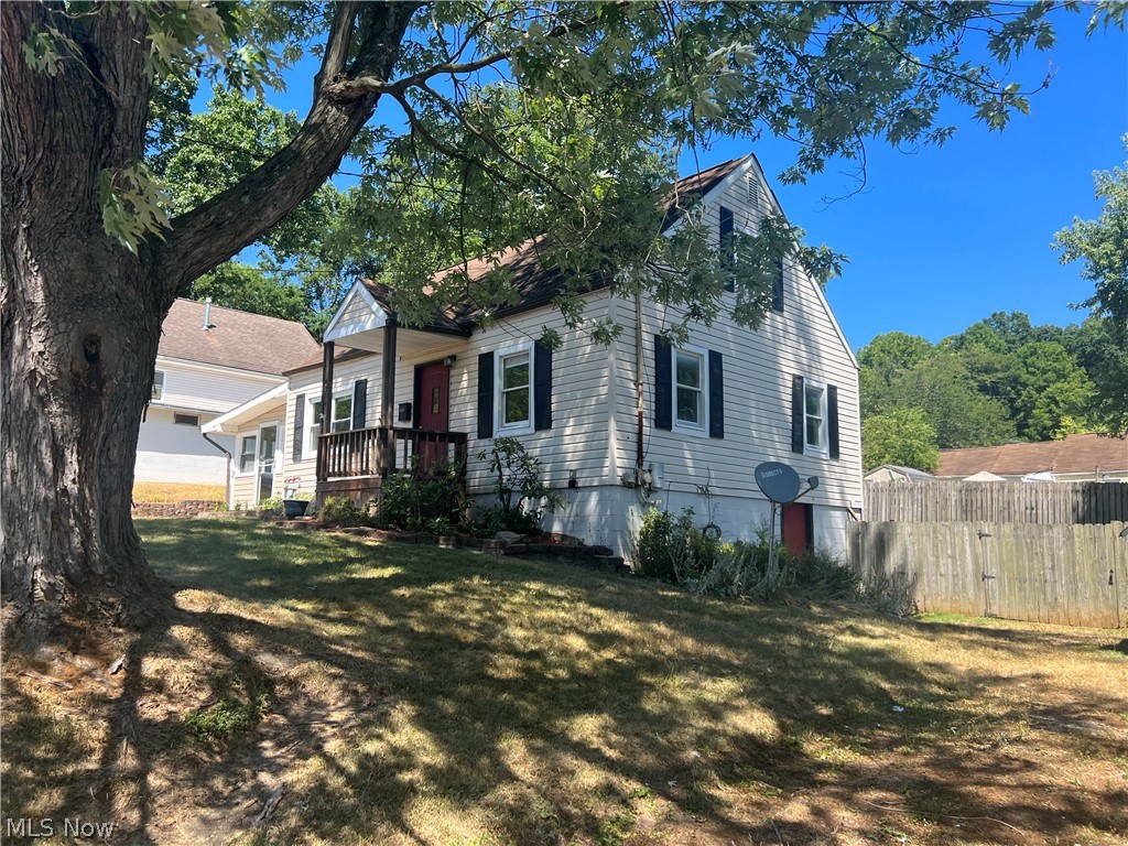 Photo 2 of 18 of 4504 Packard house