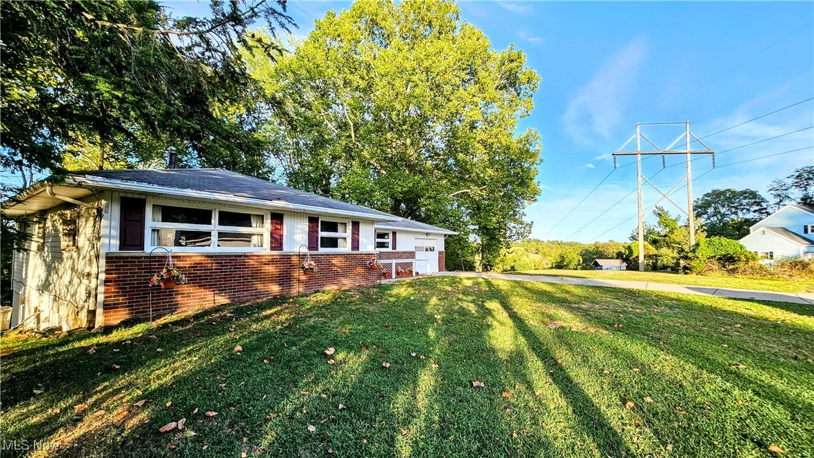 Photo 2 of 31 of 1727 Forest Hills Drive house