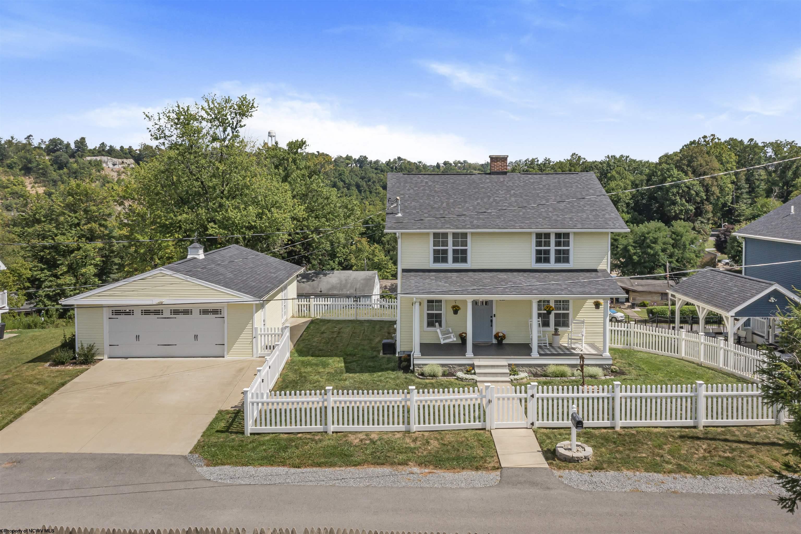 Photo 1 of 32 of 410 Delaware Avenue house